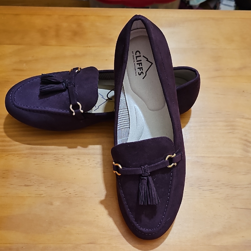 Cliffs by WHITE MOUNTAIN Suede Purple Gush Loafers Size 9 Wide